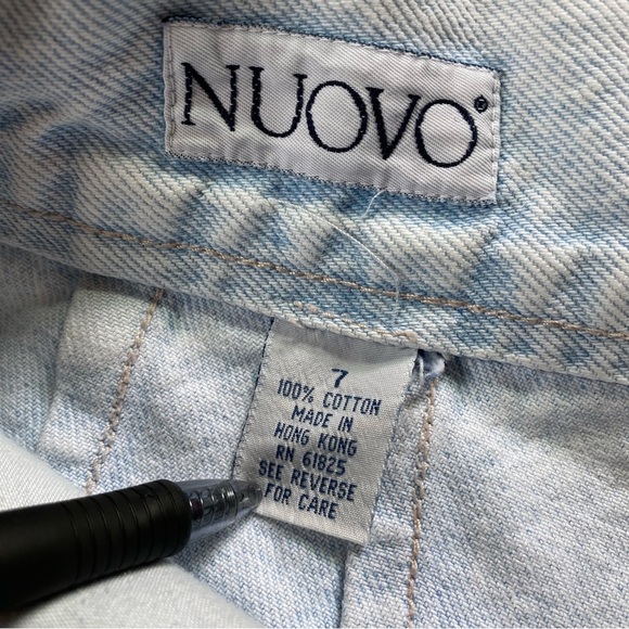 Vintage 80s/90s Nuovo High Waist Acid Wash Denim Shorts - Picture 7 of 7